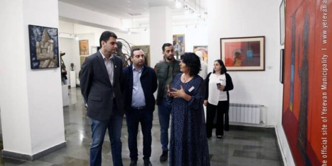 Мэр Еревана посетил общинные музеи