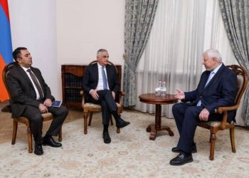 Мгер Григорян и Анджей Каспршик обсудили работы по разблокировке транспортных коммуникаций региона