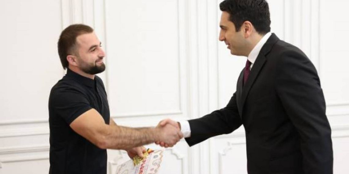 Председатель НС Армении принял многократного чемпиона мира и Европы по армрестлингу Ашота Адамяна