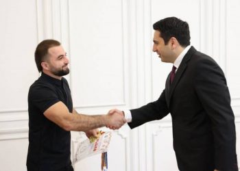 Председатель НС Армении принял многократного чемпиона мира и Европы по армрестлингу Ашота Адамяна
