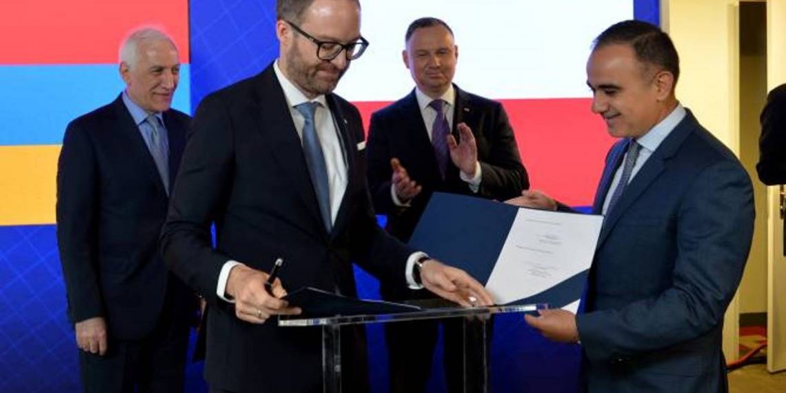 Парафирован Меморандум о намерении Варшавской фондовой биржи приобрести 65,03% акций Фондовой биржи Армении