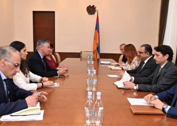 Министр финансов провел рабочее обсуждение с директором офиса Азиатского банка развития в Армении