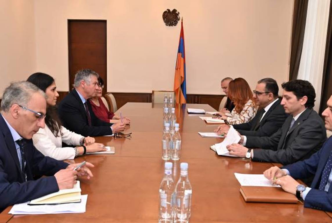 Министр финансов провел рабочее обсуждение с директором офиса Азиатского банка развития в Армении