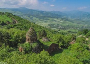 800-летие основания монастырского комплекса Хоранашат отметили святой литургией