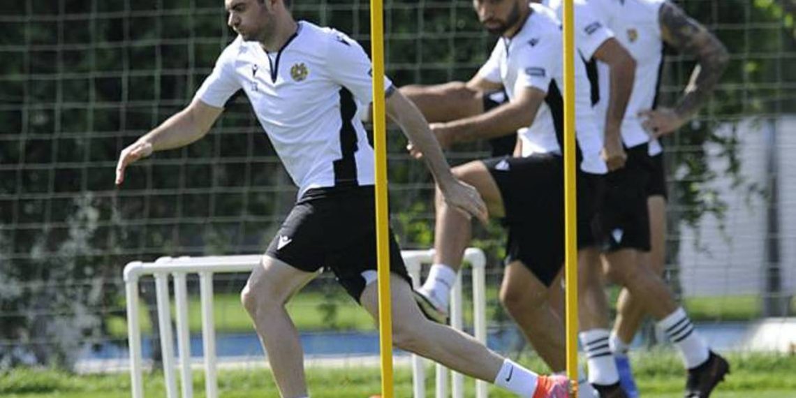 Сборная Армении по футболу проводит тренировочные сборы