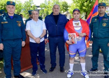 Пожарный спасатель из Ванадзора установил рекорд для Книги Гиннеса