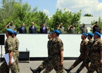 Министр обороны Армении посетил бригаду миротворческих сил