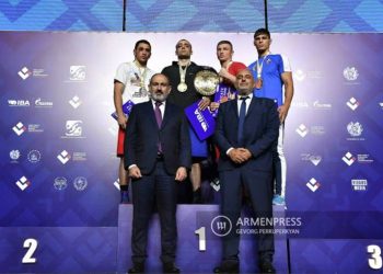 Никол Пашинян поздравил армянских боксеров — медалистов чемпионата Европы