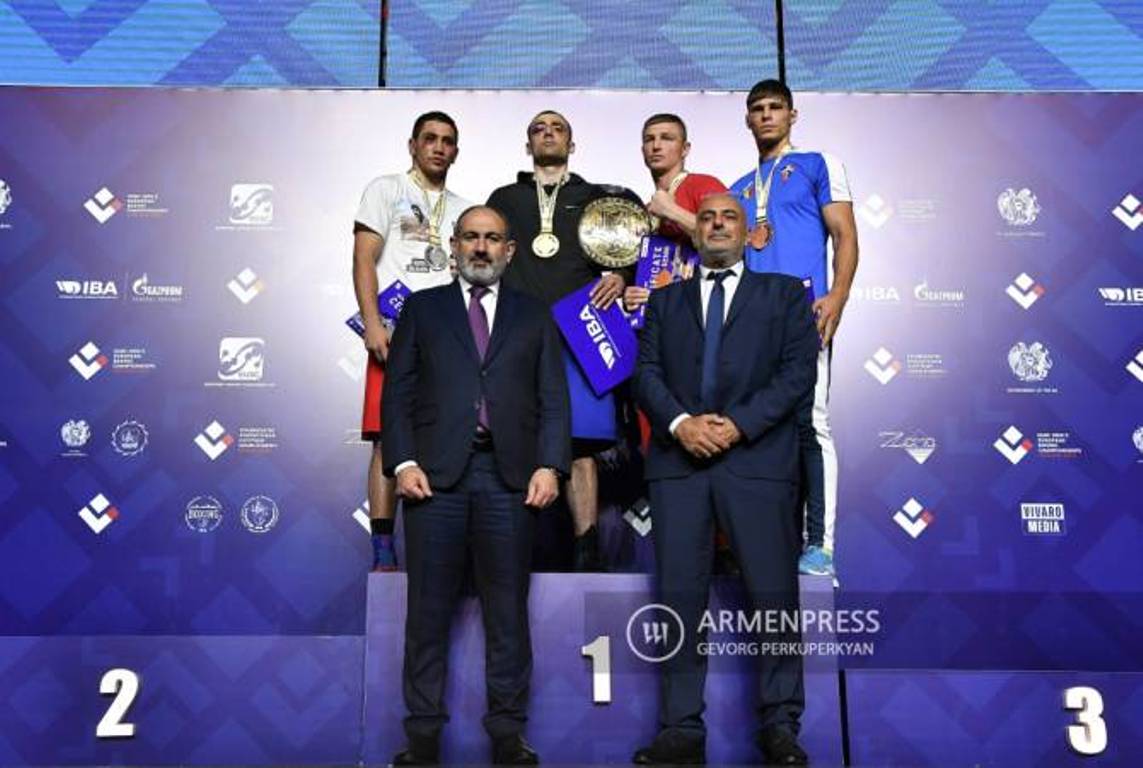 Никол Пашинян поздравил армянских боксеров — медалистов чемпионата Европы