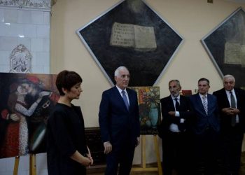 Ваагн Хачатурян встретился в Тбилиси с армянскими общественными деятелями и с деятелями культуры