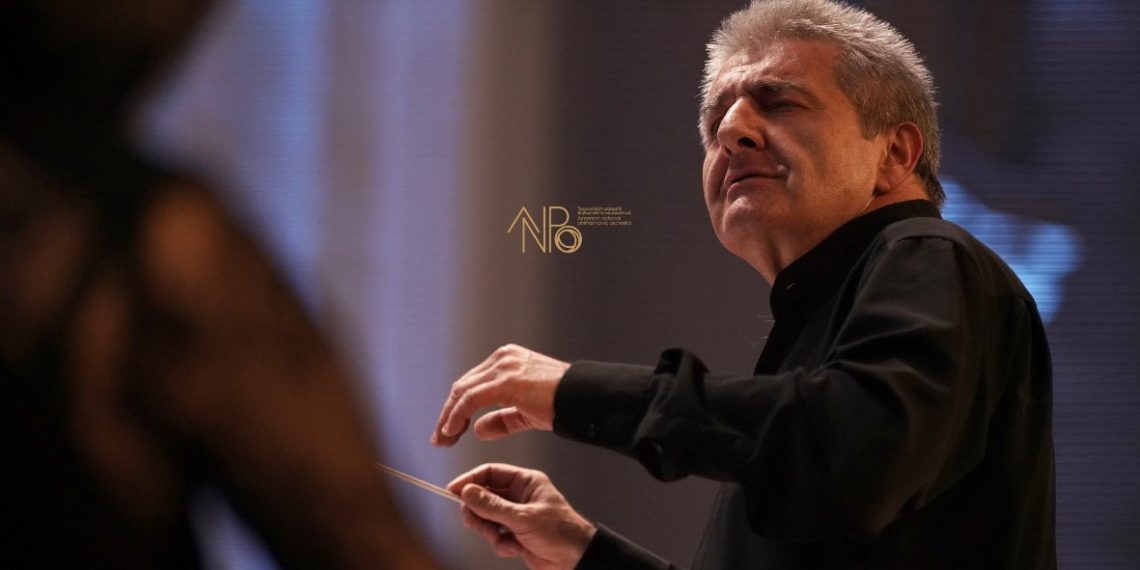 В Ереване отметили 65-летие известного дирижера и пианиста Ваагна Папяна