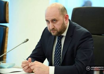 Финансовый регулятор не намерен искусственно обесценивать армянский драм