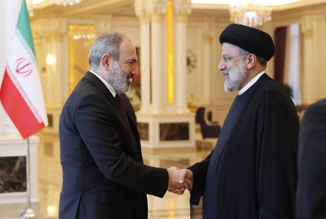 Премьер-министр Армении провел телефонный разговор с президентом Ирана