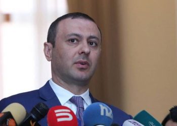 Азербайджан делает заявления, не соответствующие содержанию переговоров: Армен Григорян