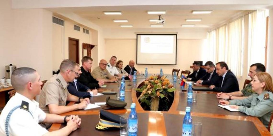 Обсуждены вопросы армяно-американского сотрудничества в сфере обороны