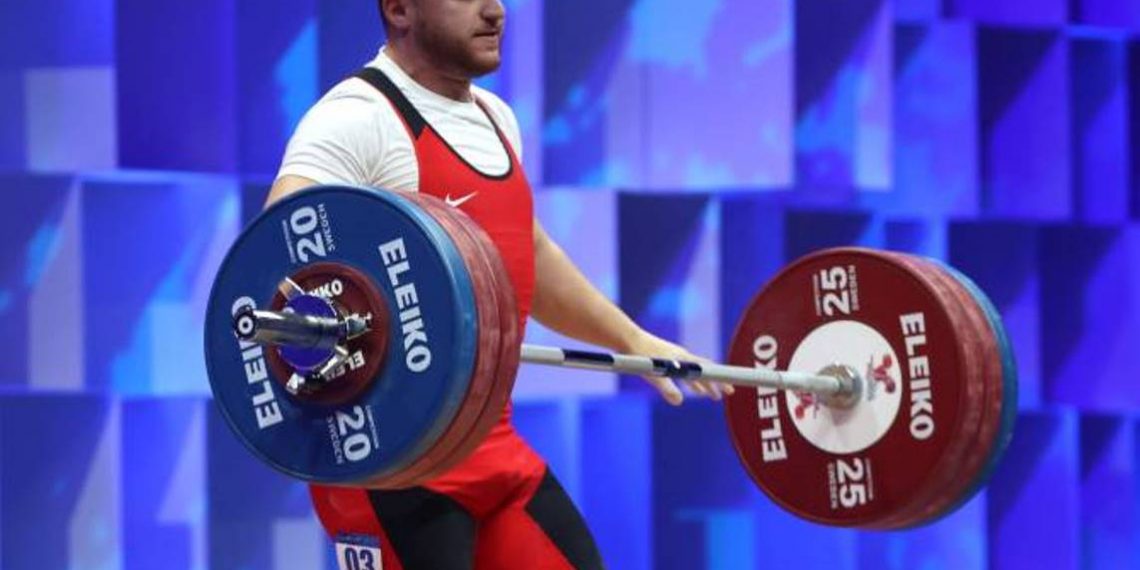 Андраник Карапетян завоевал в рывке серебряную медаль на Чемпионате Европы по тяжелой атлетике