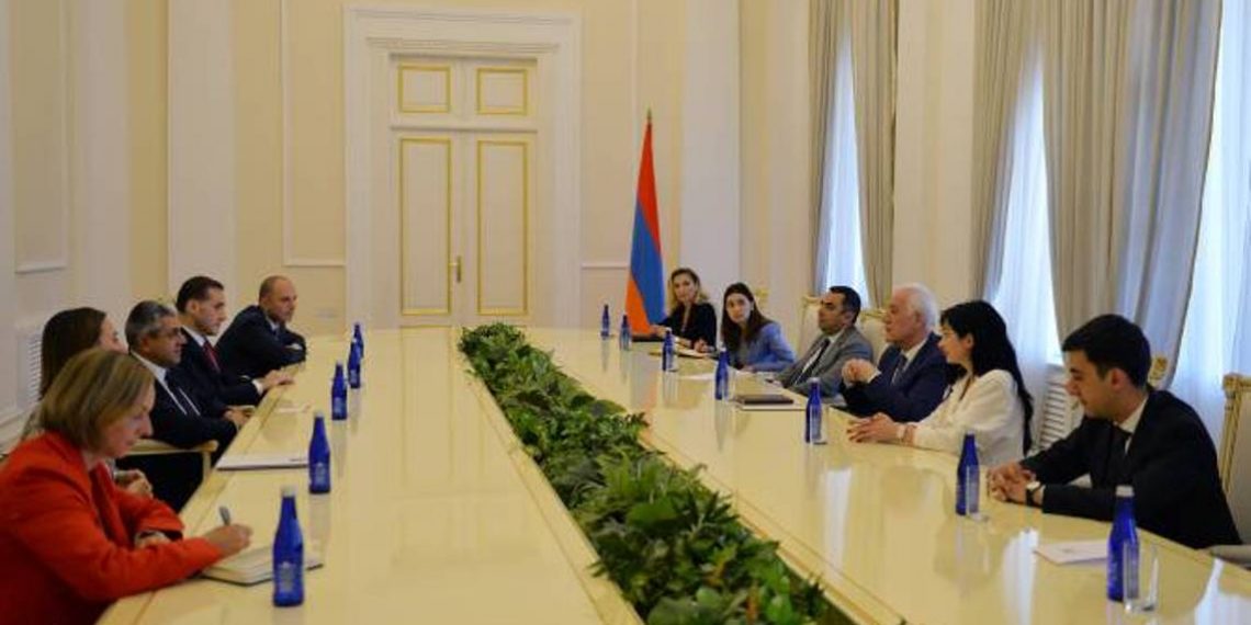 Президент Армении принял генерального секретаря ВТО ООН Зураба Пололикашвили