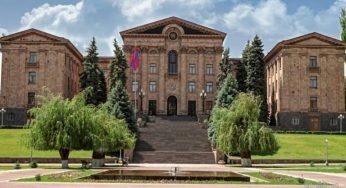 Инициированное оппозицией внеочередное заседание НС не состоялось