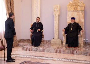 Католикос надется, что эксперты защитят справедливые права армянского народа на международных площадках