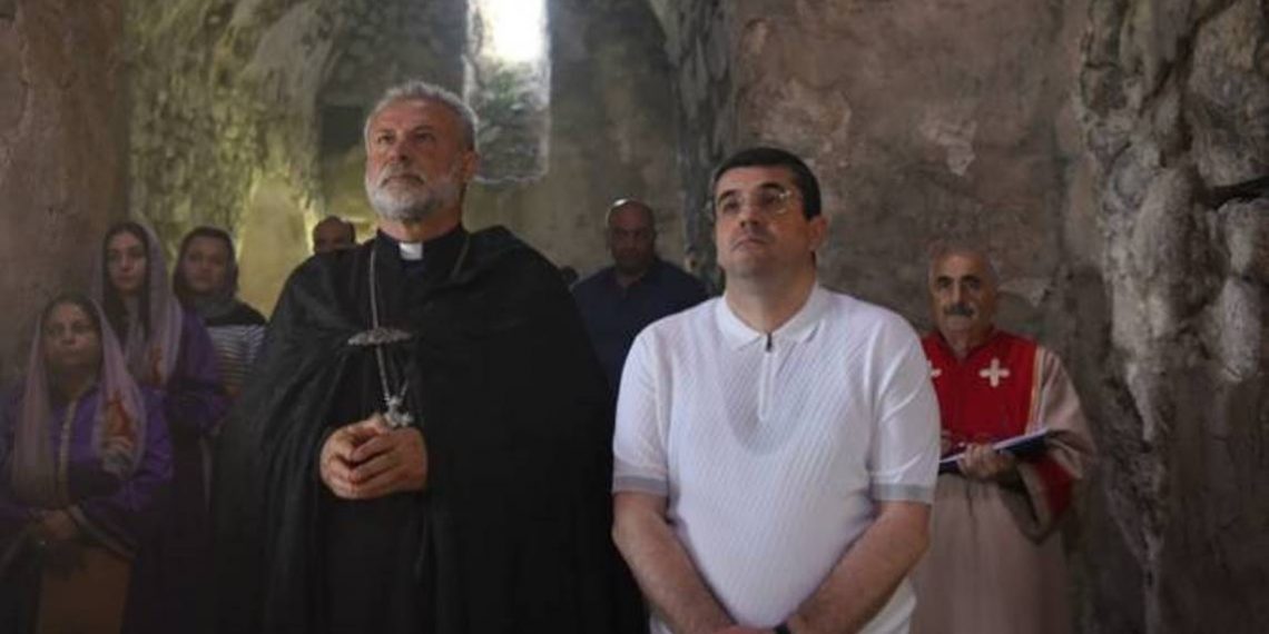 Правительство Арцаха поддержит восстановление Акопаванка. Президент Арутюнян посетил монастырский комплекс