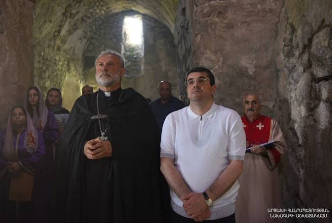 Правительство Арцаха поддержит восстановление Акопаванка. Президент Арутюнян посетил монастырский комплекс