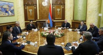 Премьер-министр Пашинян принял глав делегаций Парламентской ассамблеи ОДКБ