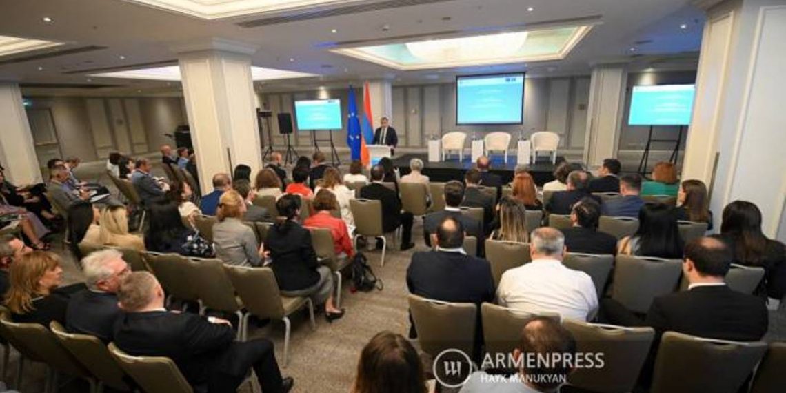 Председатель Конституционного суда Армении отметил важность развития сотрудничества с Венецианской комиссией