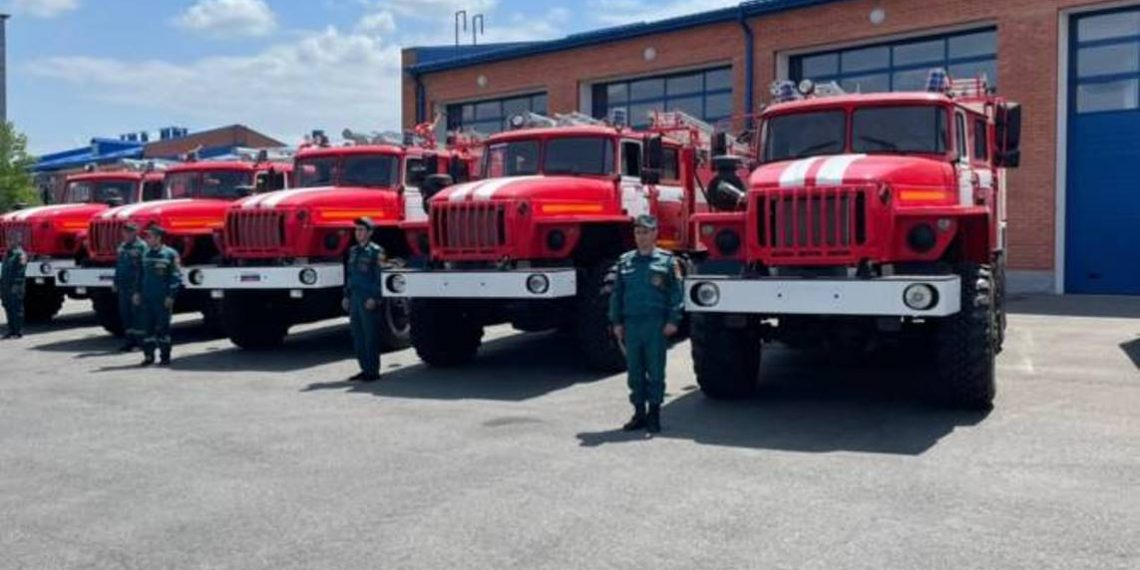 Россия подарила Армении 6 новых пожарно-спасательных машин марки «Урал-5557»