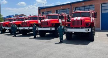 Россия подарила Армении 6 новых пожарно-спасательных машин марки «Урал-5557»