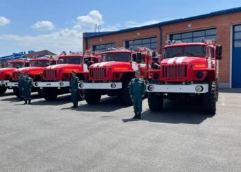 Россия подарила Армении 6 новых пожарно-спасательных машин марки «Урал-5557»