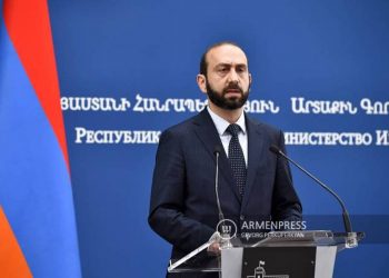 Армения верит, что миротворцы России могут восстановить статус-кво, утвержденный трехсторонним заявлением: Мирзоян