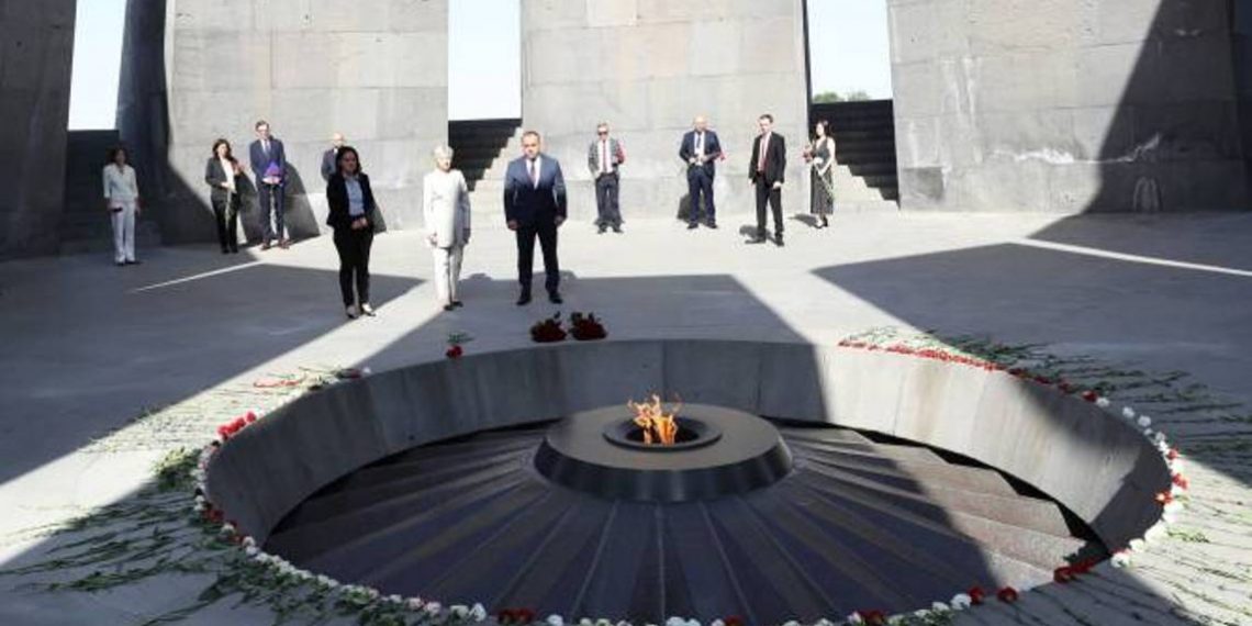 Председатель Венецианской комиссии воздала дань уважения памяти жертв Геноцида армян