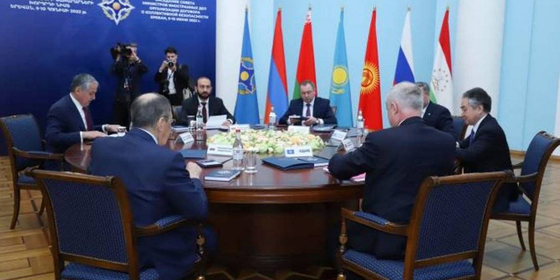 В Ереване началось заседание глав МИД стран ОДКБ в узком составе