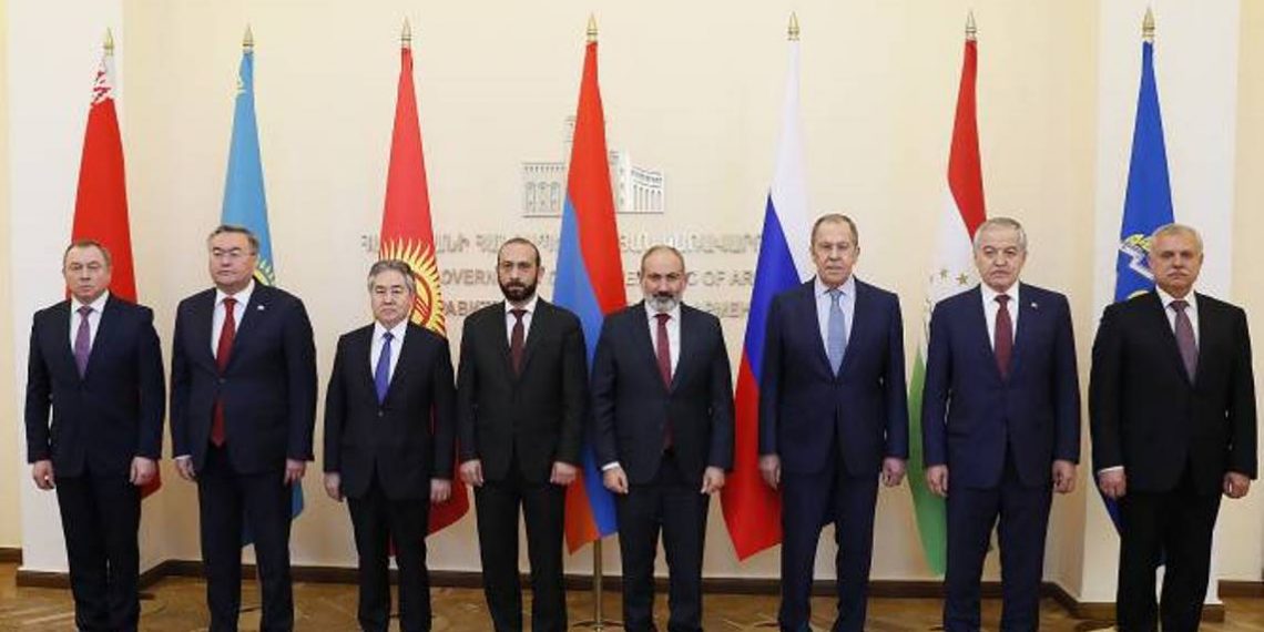 В контексте урегулирования нагорно-карабахской проблемы ключевым является вопрос статуса Нагорного Карабаха: Пашинян