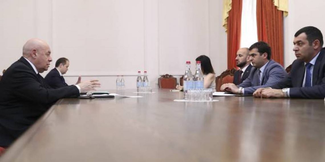 Вице-спикер НС Армении принял спецпредставителя президента РФ по международному культурному сотрудничеству М. Швыдкого