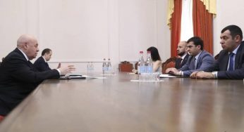 Вице-спикер НС Армении принял спецпредставителя президента РФ по международному культурному сотрудничеству М. Швыдкого