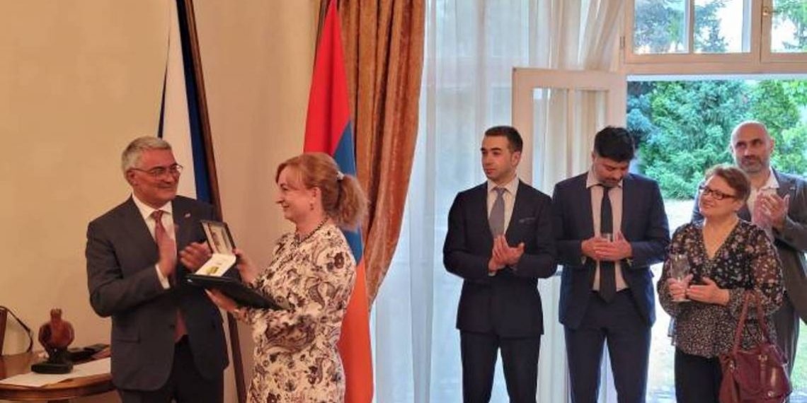 Чешским парламентариям вручены государственные награды Республики Армения
