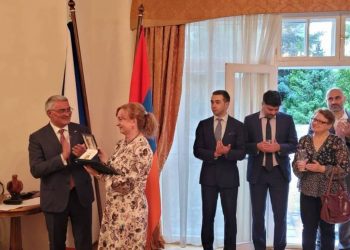 Чешским парламентариям вручены государственные награды Республики Армения