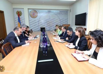 Министр труда и социальных вопросов Армении принял временного поверенного в делах Швейцарии в Армении Вернера Тута