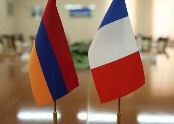 Замминистра МО Армении и министр ВС Франции обсудили вопросы сотрудничества между двумя странами