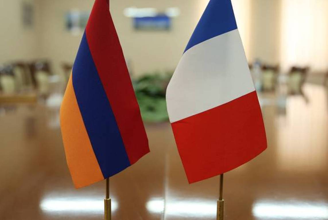 Замминистра МО Армении и министр ВС Франции обсудили вопросы сотрудничества между двумя странами