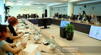 Доступ Армении к наличным долларам США несколько уменьшился: ЦБ