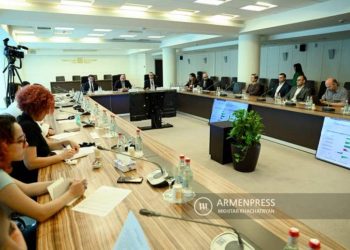 Доступ Армении к наличным долларам США несколько уменьшился: ЦБ