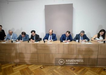Араик Арутюнян присутствовал на церемонии погашения почтовых марок «Всемирно известные армяне: Артем Патапутян»