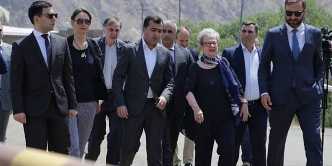 В ближайшее время начнется программа реконструкции и модернизации КПП Мегри