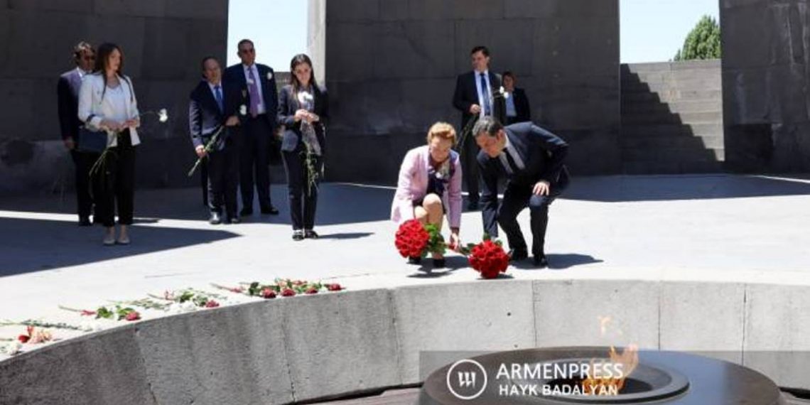 Генеральный секретарь СЕ воздала дань уважения памяти жертв Геноцида армян