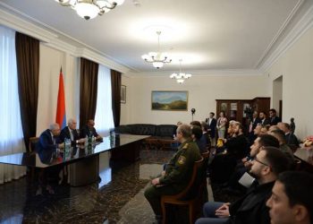 Президент Армении Ваагн Хачатурян встретился с представителями армянской общины России