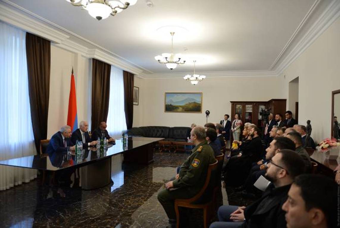 Президент Армении Ваагн Хачатурян встретился с представителями армянской общины России