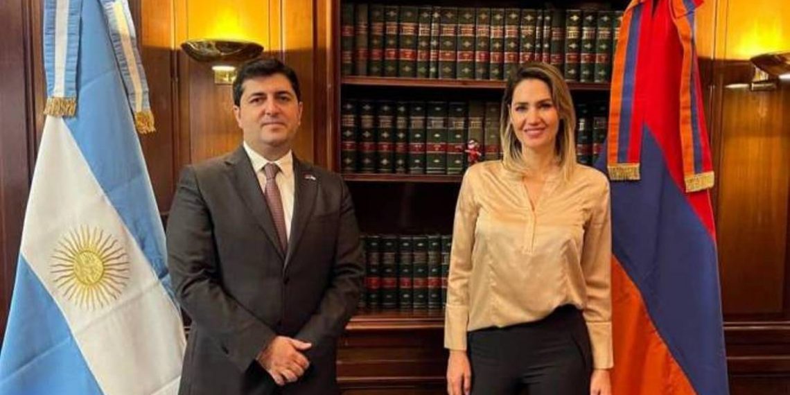 Посол Армении в Аргентине встретился с вице-спикером Сената Аргентины Каролиной Лосадой