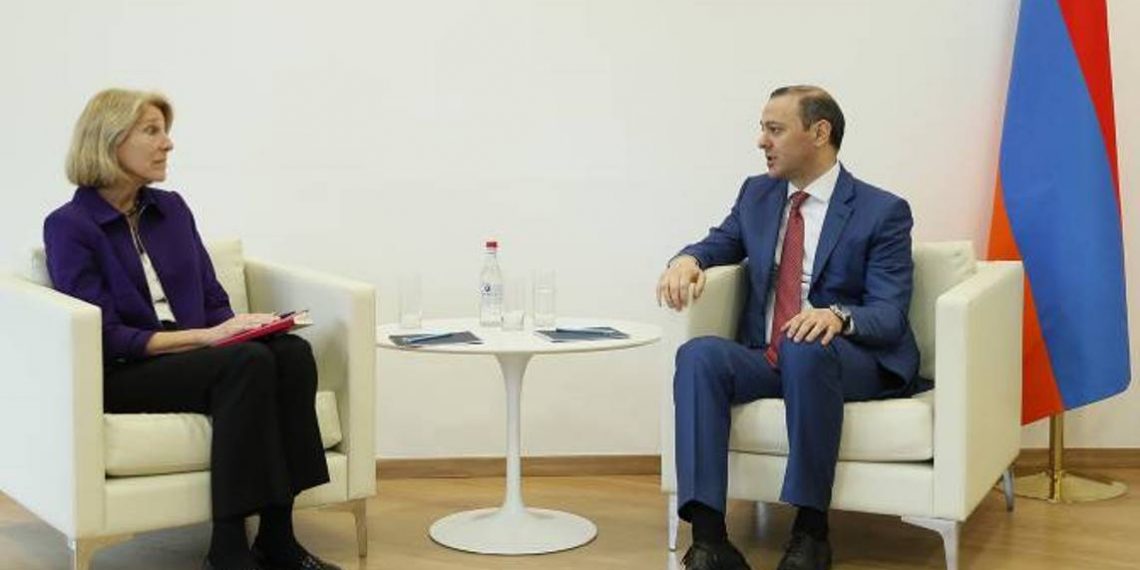 Армен Григорян представил Карен Донфрид ситуацию с безопасностью в регионе